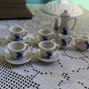 Could Be Delft’s Little Tea Set
